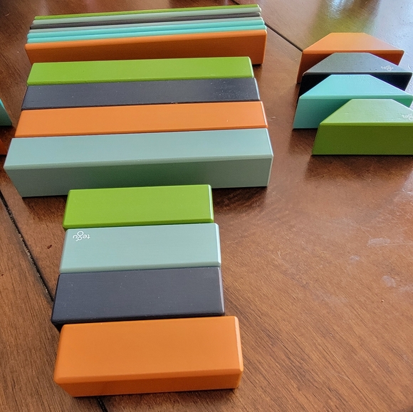 TEGU JUNGLE Magnetic Wooden Blocks Explorer Set of 40 Original Wood Building Box - Picture 4 of 5